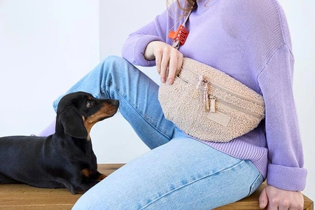 PALOPA Torebka nerka na smakołyki dla psa Emma teddy-fleece beige Edycja limitowana
