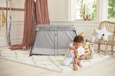 BABYBJORN - łóżeczko turystyczne LIGHT - srebrny