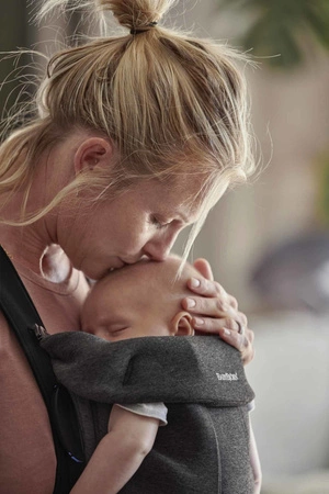 BABYBJORN MINI 3D Jersey – nosidełko, Szaroczarny