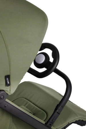 Easywalker Miley² Kompaktowy wózek spacerowy z torbą transportową Sage Green