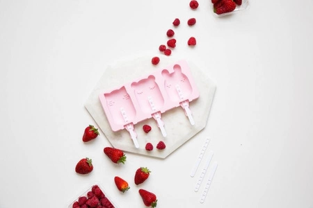 Silikonowe foremki do lodów We Might Be Tiny - Powder Pink