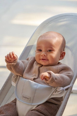 BABYBJORN - leżaczek BALANCE SOFT MESH - Szary/Biały