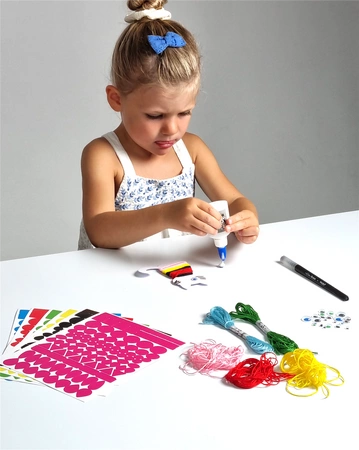 Kreatywne pudełko - 20 aktywności FK003