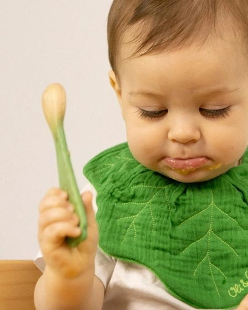 Oli & Carol Drewniane Łyżeczki dla Dzieci 2 szt. Por i Jarmuż