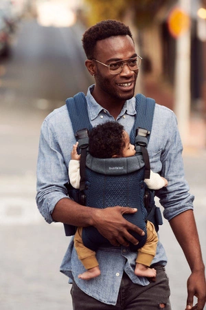 BABYBJORN - nosidełko Harmony 3D Mesh, Granatowy + śliniaczek do nosidełka Harmony