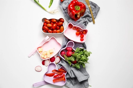 Zamykany silikonowy pojemnik Kotek We Might Be Tiny - Rust