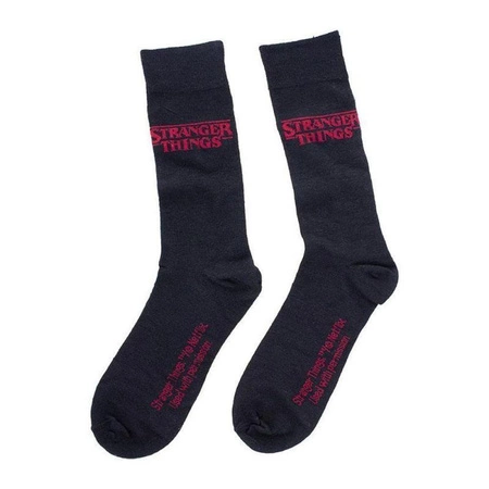 Zestaw prezentowy Stranger Things: kubek plus skarpetki - Logo