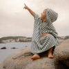 Little Dutch Poncho plażowe Seashells and Stripes Surf Blue