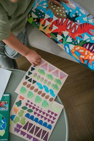 Mudpuppy Zestaw do wyklejania Naklejki holograficzne 200+ szt. z plakatem Kraina dinozaurów 4+