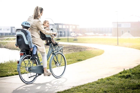 Fotelik row. Bobike GO na bagażnik Candy Pink