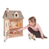 Drewniany trzypiętrowy domek dla lalek z wyposażeniem, Tender Leaf Toys