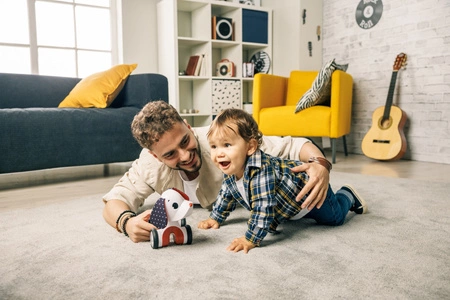 Interaktywna zabawka - Pies Charlie - Tiny Rockers od Tiny Love