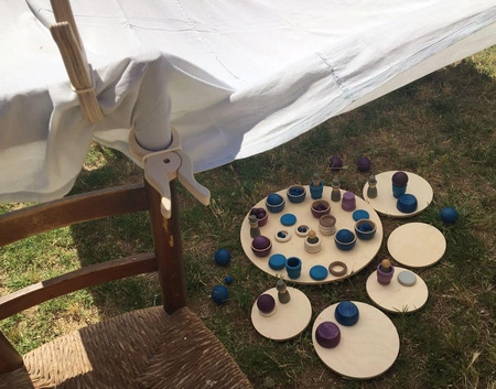 Zestaw 4 drewnianych klipsów Trigonos