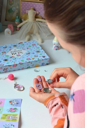 Zestaw kreatywny do tworzenia biżuterii z kaboszonami Urocze zwierzaki 10+, Janod