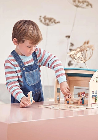 LILLIPUTIENS Drewniana rozkładana Szkoła z 3 figurkami i akcesoriami 3 lata+