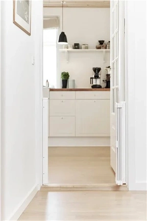 BabyDan Bramka ochronna ALMA, składana automatycznie, white