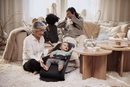 BABYBJORN - leżaczek BALANCE SOFT COTTON - Czarny / Ciemny Szary