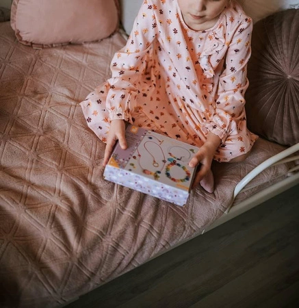 Zestaw kreatywny do tworzenia biżuterii Tęczowe koraliki 6+, Janod