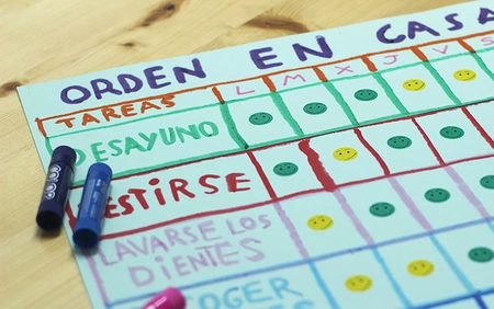 Farby w kredce Apli Kids - 12 kolorów