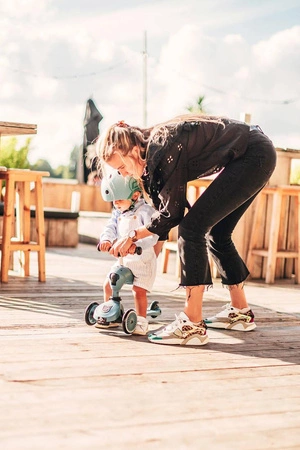 Zestaw SCOOTANDRIDE Highwaykick 1 2w1 Jeździk i hulajnoga 1-5 lat Steel + Kask XXS BLACK