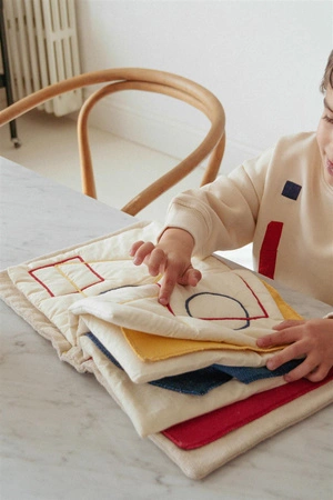 Książeczka sensoryczna Bauhaus, Lorena Canals