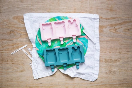 Silikonowe foremki do lodów We Might Be Tiny - Charcoal