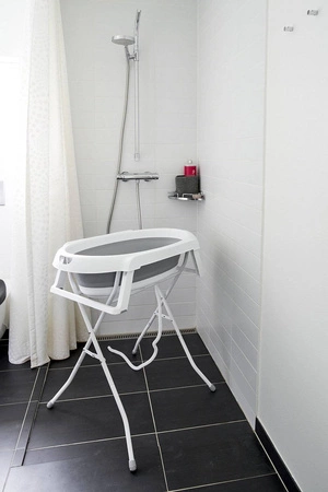 Baby Dan - zestaw do kąpieli SafeSplash - składana wanienka, stojak, wkładka dla noworodka