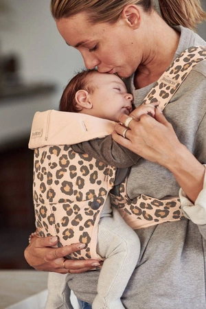 BABYBJORN MINI Cotton – nosidełko, Beż/Leopard