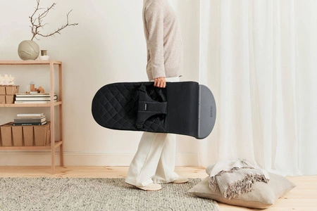 BABYBJORN - leżaczek BLISS COTTON, Czarny + Zabawka Googly Eyes Black & White