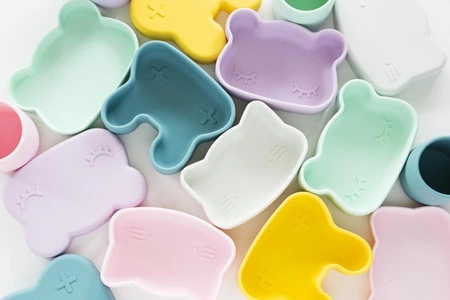 Zamykany silikonowy pojemnik Miś We Might Be Tiny - Lilac