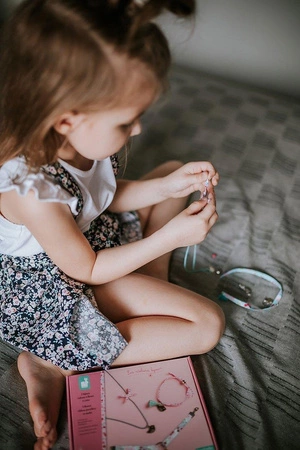 Zestaw do tworzenia biżuterii Wstążeczki 6+, Janod