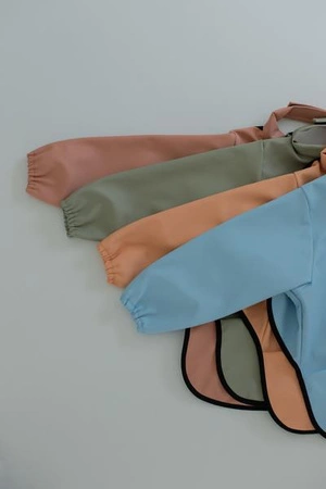 Baby Livia Śliniak z rękawkami Peach Miś 303-13