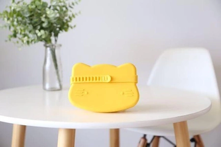 Zamykany silikonowy pojemnik Kotek We Might Be Tiny - Yellow