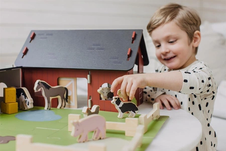 Farma drewniana w stylu szwedzkim czerwona Micki