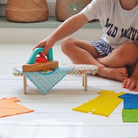 Odgrywanie ról Mia & Léo - prasowanie DJ05515