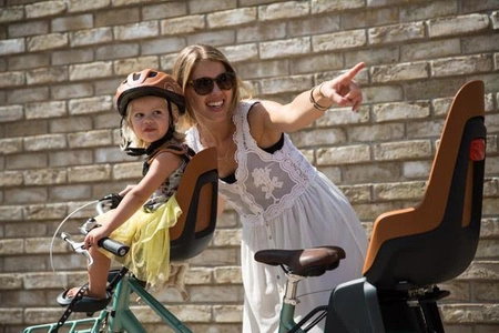 Fotelik row. Bobike ONE maxi E-BD strawberry red