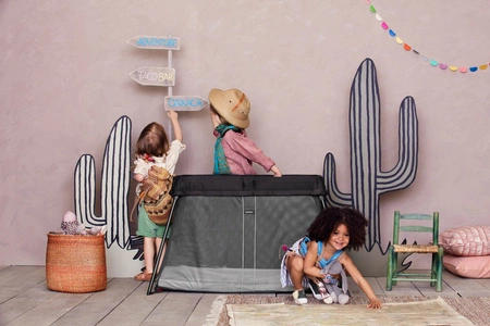 BABYBJORN - łóżeczko turystyczne LIGHT - czarny + prześcieradło