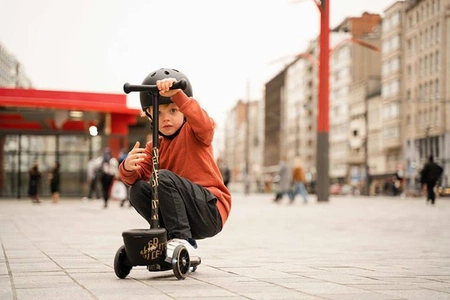 SCOOTANDRIDE Highwaykick 2 Lifestyle Hulajnoga trójkołowa balansowa z zamykanym schowkiem 2+ Black & Gold EDYCJA LIMITOWANA