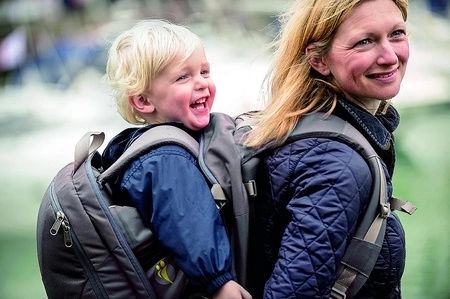 Nosidełko turystyczne LittleLife Traveller S4