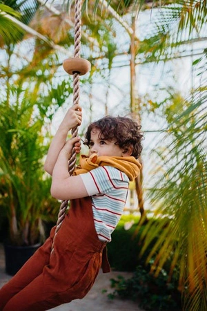 Lina do wspinaczki z drewnianymi schodkami 11877-Small Foot, zabawy zręcznościowe