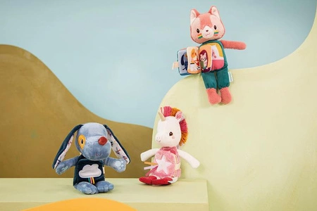 Lilliputiens Przytulanka z książeczką Kotka Jeanne 6 m+