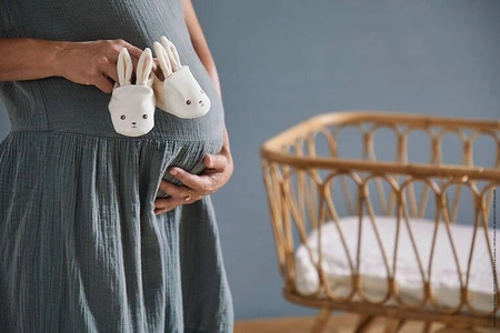 Kaloo Zestaw prezentowy 3 w 1 Królik (komforter + gryzak + buciki) kremowy kolekcja Lapinoo