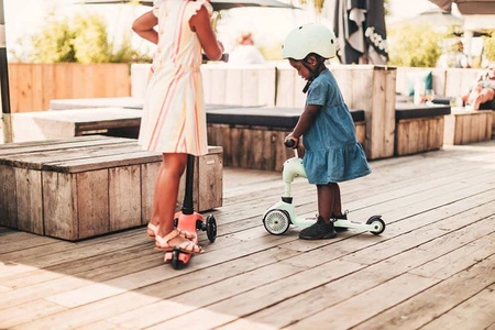 Zestaw Kask + SCOOTANDRIDE Highwaykick 1 2w1 Jeździk i hulajnoga 1-5 lat Kiwi