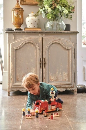 Drewniany wóz strażacki, Tender Leaf Toys