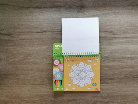 Kolorowanka z kredkami Apli Kids - Mandala