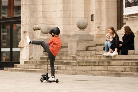 SCOOTANDRIDE Highwaykick 2 Lifestyle Hulajnoga trójkołowa balansowa z zamykanym schowkiem 2+ Black & Gold EDYCJA LIMITOWANA