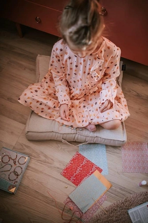 Zestaw kreatywny do tworzenia biżuterii Papierowe koraliki 8+, Janod