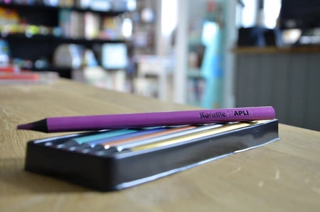 Kredki ołówkowe Jumbo Apli Kids - Metal