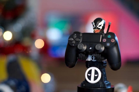 Stojak Marvel Venompool (20 cm)