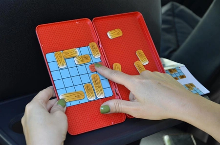 Gra magnetyczna The Purple Cow - Przesuń deskę